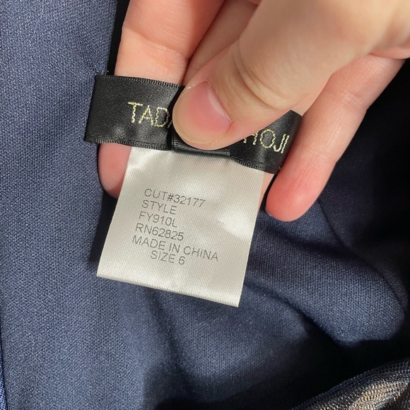 Tadashi Shoji Gown Navy chiffon overlay Nude event maxi dress women’s size 6 - Picture 5 of 6